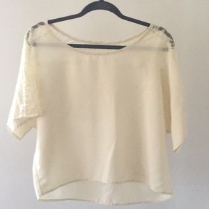 💕💕Ivory FOREVER 21 off shoulder. Size M. Comfy!